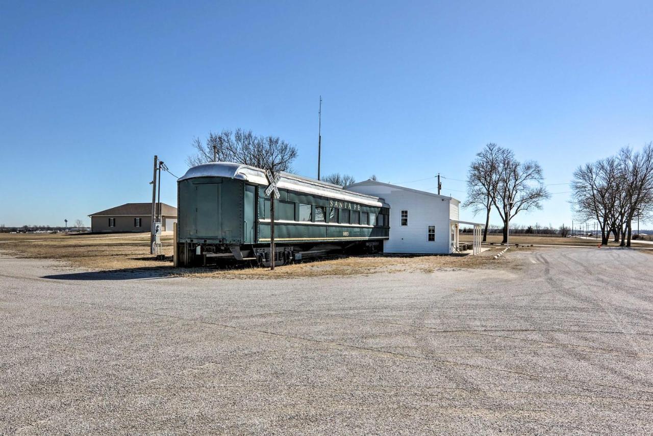 Unique Joplin Gem Converted Train Car Studio Exterior photo