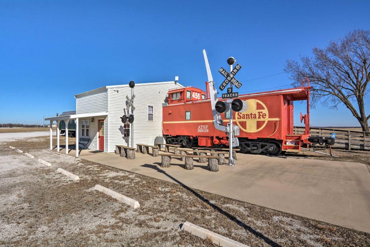Unique Joplin Gem Converted Train Car Studio Exterior photo