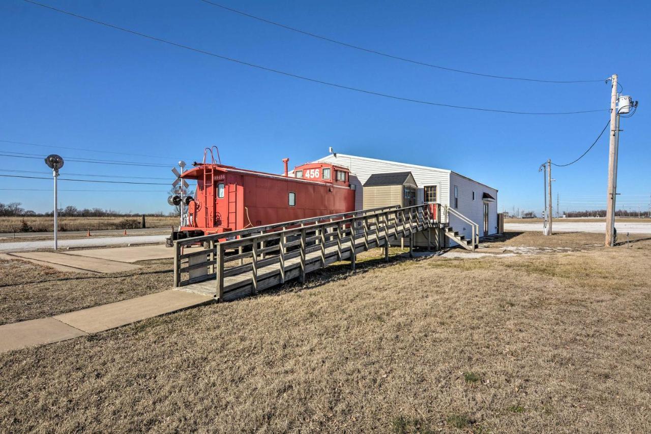 Unique Joplin Gem Converted Train Car Studio Exterior photo