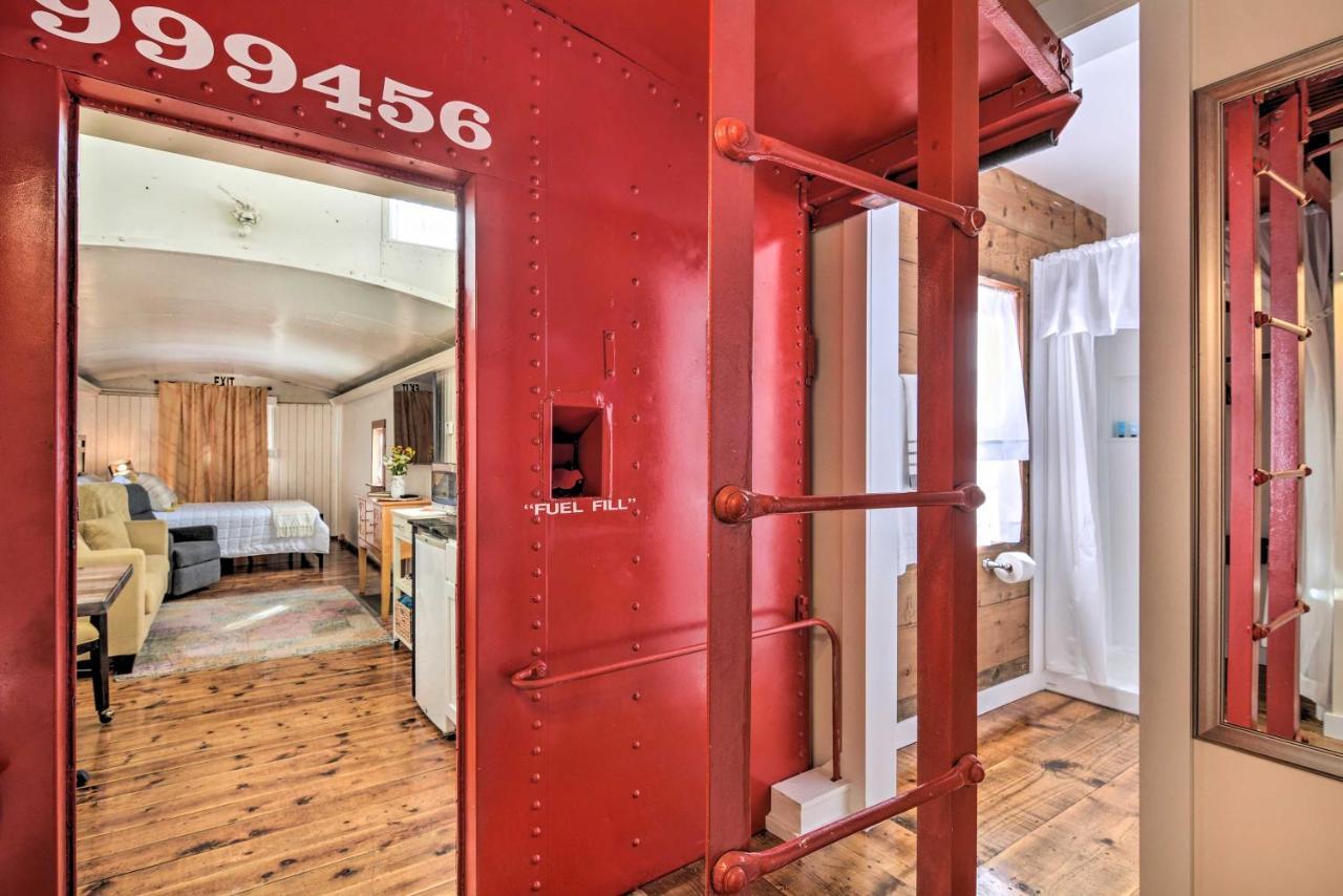 Unique Joplin Gem Converted Train Car Studio Exterior photo