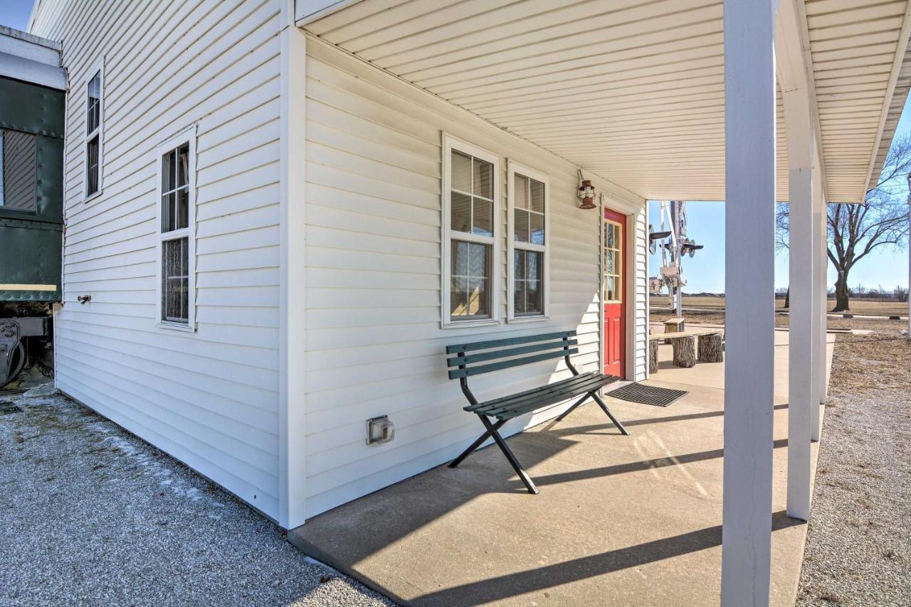 Unique Joplin Gem Converted Train Car Studio Exterior photo