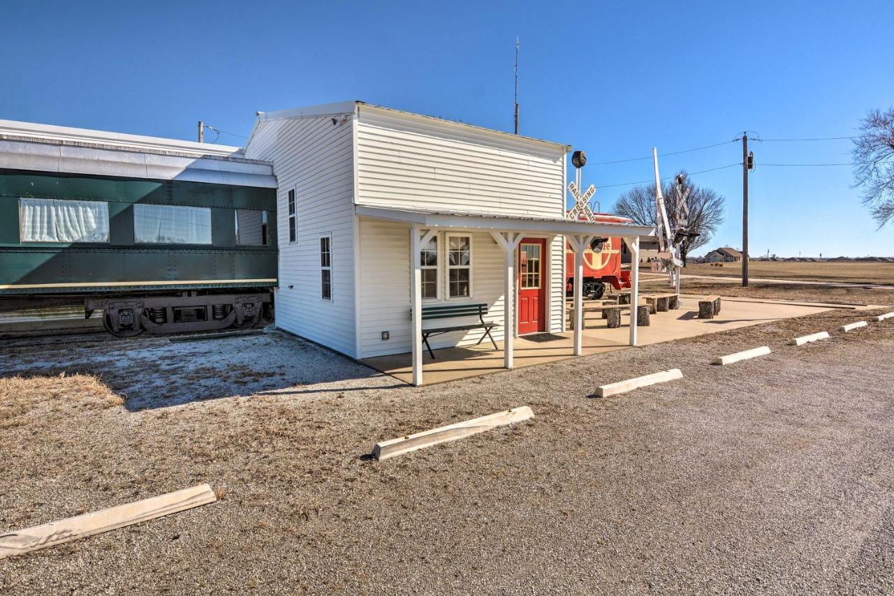 Unique Joplin Gem Converted Train Car Studio Exterior photo
